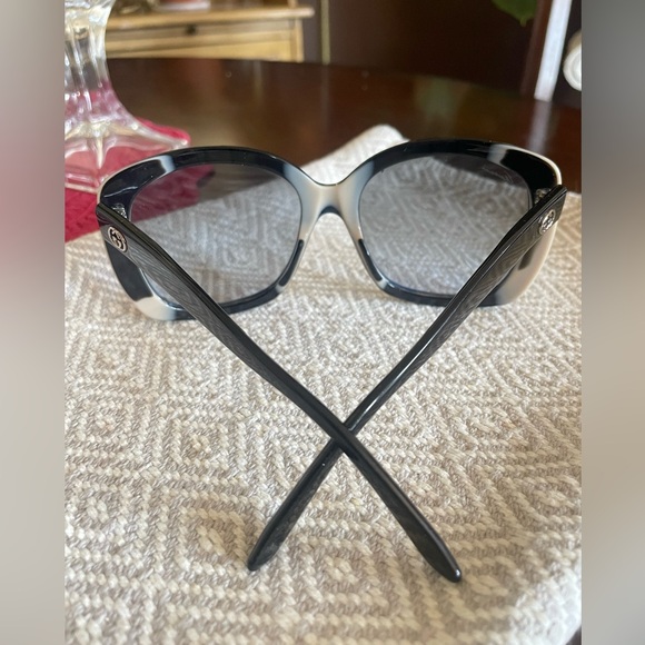 Oversized Gucci Sunglasses 3612s - Picture 2 of 9